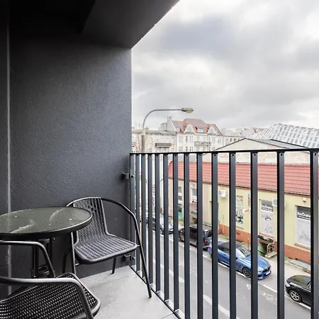 Stylowe Very Berry W Poznaniu Z Parkingiem I Balkonem By Renters * 포즈난