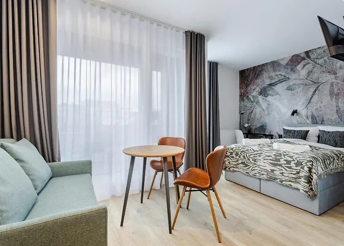 Stylowe Very Berry W Poznaniu Z Parkingiem I Balkonem By Renters Apartmán Poznaň