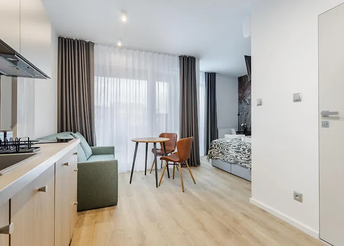 Stylowe Very Berry W Poznaniu Z Parkingiem I Balkonem By Renters Poznan